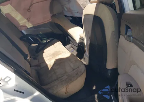 2018 Hyundai Elantra Value Edition из США, поврежденный, VIN 5NPD84LFXJH381491